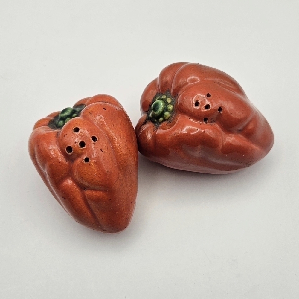 Vintage Red Bell Pepper Salt & Pepper Shakers Made in Japan Farmhouse Kitchen